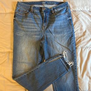 Crown & Ivy Hi-Rise Skinny Jean